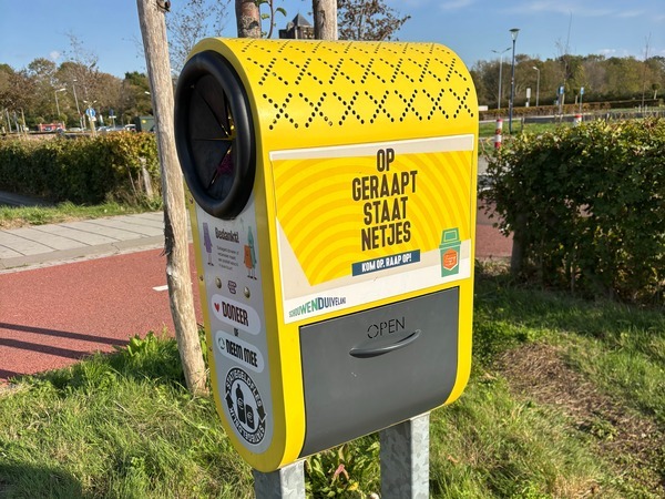 Gele statiegeldbak